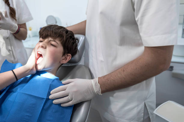 Best Emergency Tooth Extraction in Marissa, IL
